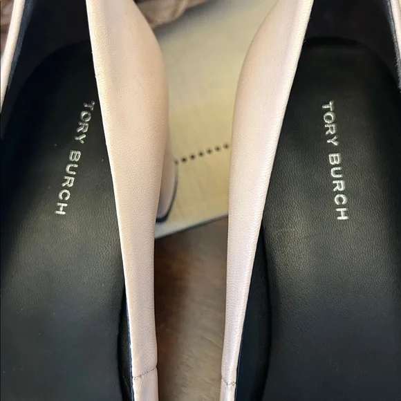 Tory Burch Pumps Size 7 1/2 NWOT - Picture 4 of 9